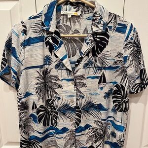 C&C California Navy and Black Tropical Print Button Down Shirt in size XS.